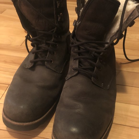 Ugg Hannen Waterproof boots - Men's Size 12 - Picture 2 of 6